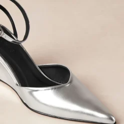 Heels|Hoka One One ALOHAS Women's Polly Shimmer Leather Heeled Court Shoes - UK 3.5