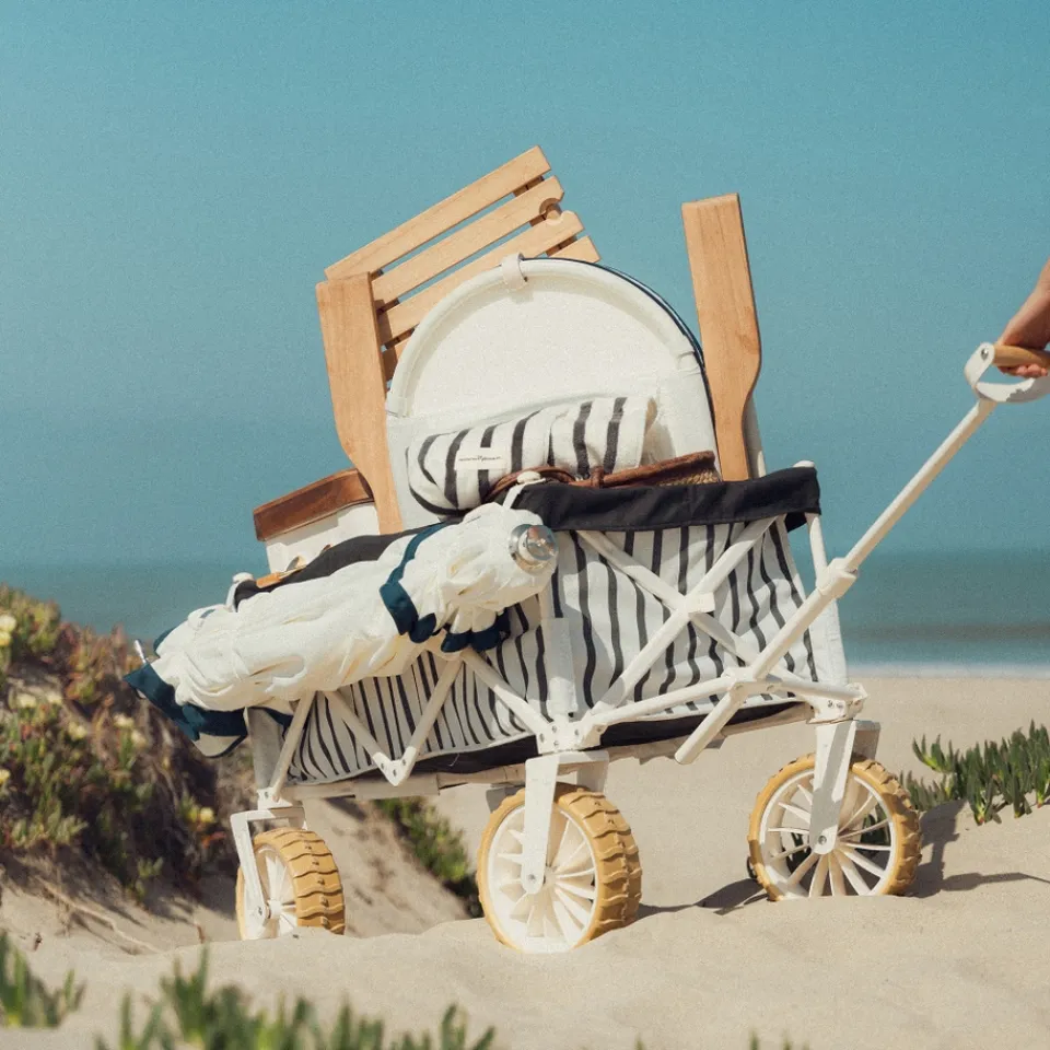 Outdoors|Dr. Martens Business & Pleasure Folding Beach Cart - Monaco Black Stripe