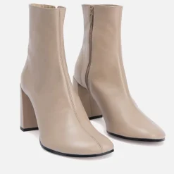 Boots|BY FAR Women's Vlada Leather Heeled Boots - UK 6