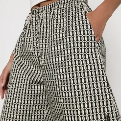 Shorts|Shorts|Dr. Martens By Malene Birger Siona Organic Cotton Monogram Shorts - DK 34/UK 6
