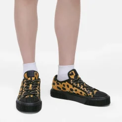 Trainers|Dr. Martens Marc Jacobs Women's The Sneaker Canvas Low-Top Trainers - UK 3