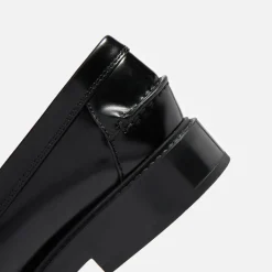 Loafers|Flats|Tod's Women's Chain-Detailed Leather Loafers - UK 4