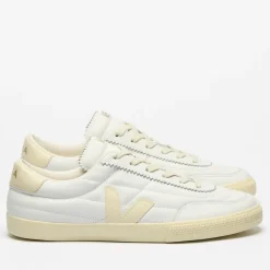Trainers|Veja Women's Panenka Leather Low Top Trainers - UK 3