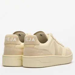 Trainers|Veja Women's V-90 Bastille Leather Trainers - UK 3
